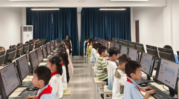 AI教育进校园：如何从“走过场”走向真落地？